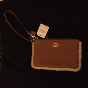 🧡 Coach Leather Wristlet 🧡